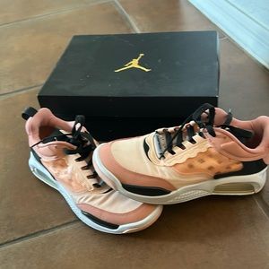 Jordan Max 200 size 7 youth